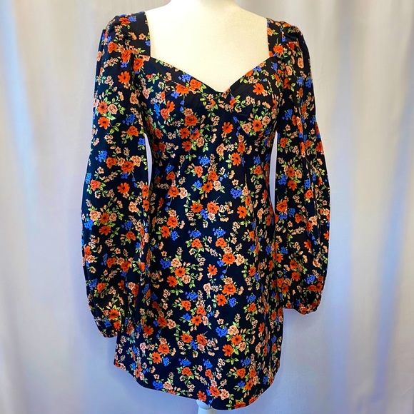 ASOS Dresses & Skirts - NWT Asos Balloon Long Sleeve Ditsy Floral Dress